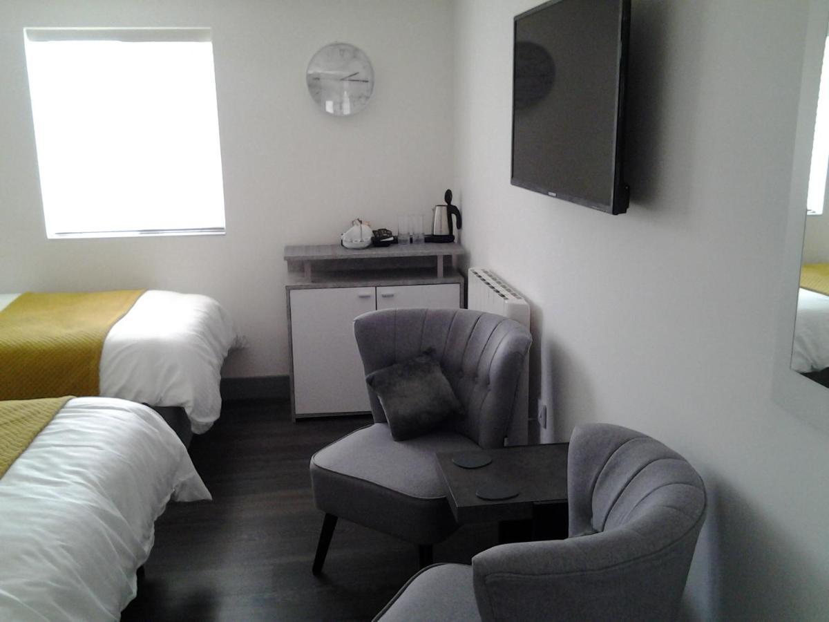 Dowlais Lady Charlotte Guest Rooms Triple Rooms المظهر الخارجي الصورة