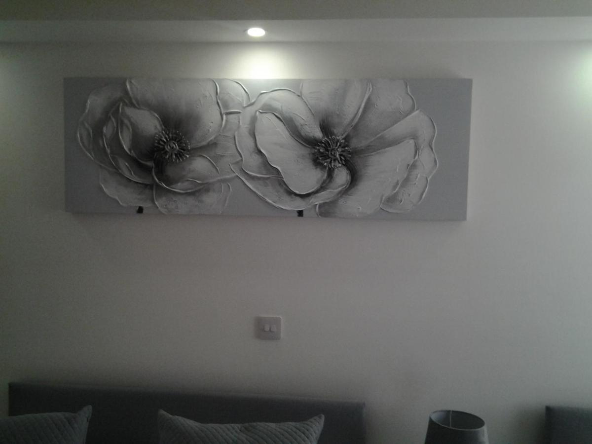 Dowlais Lady Charlotte Guest Rooms Triple Rooms المظهر الخارجي الصورة