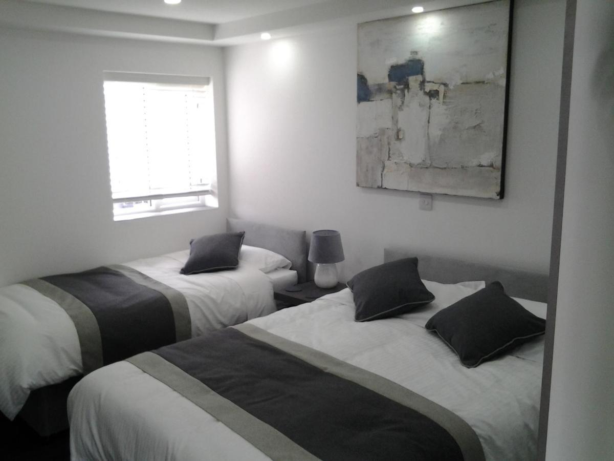 Dowlais Lady Charlotte Guest Rooms Triple Rooms المظهر الخارجي الصورة
