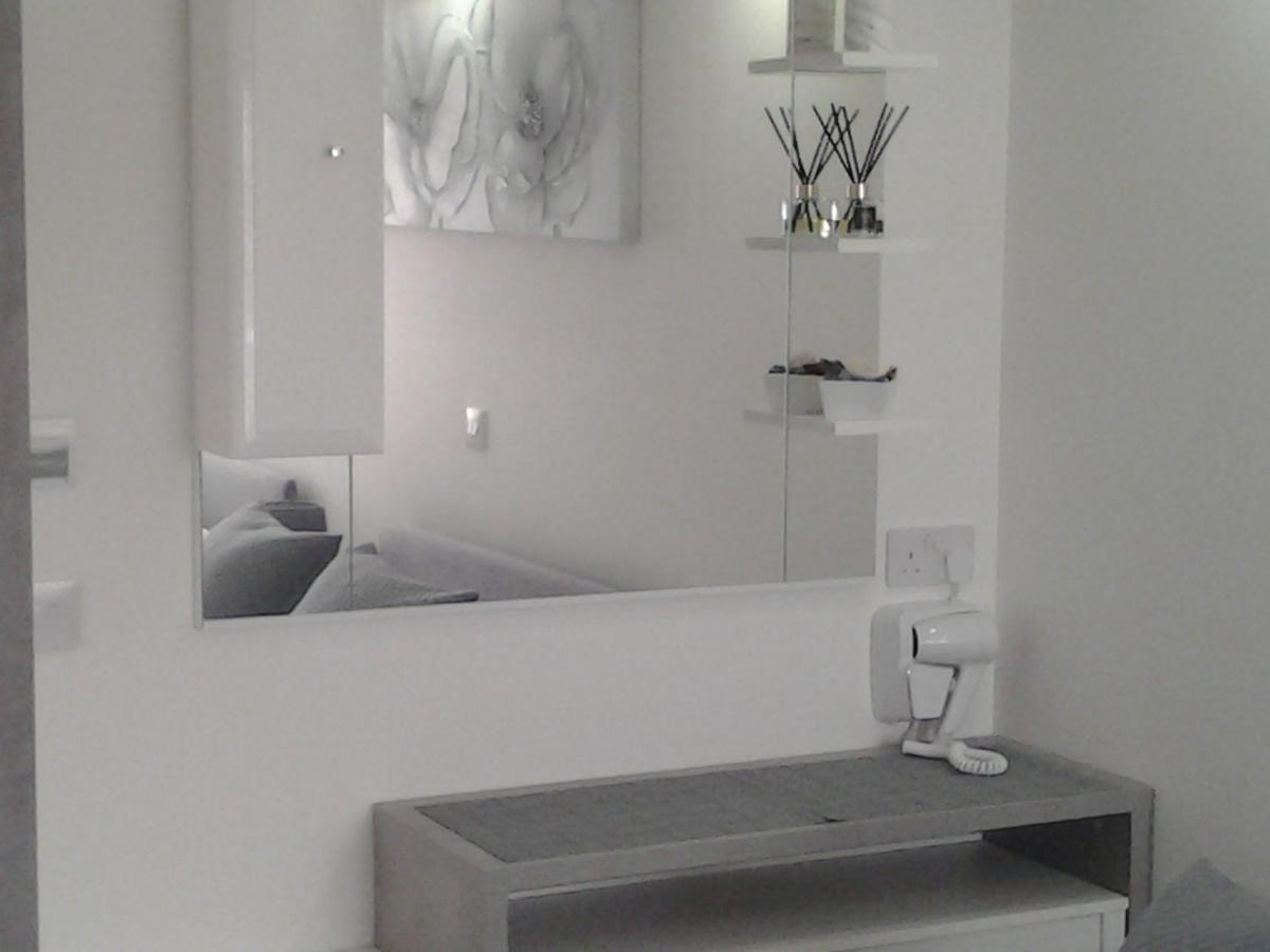 Dowlais Lady Charlotte Guest Rooms Triple Rooms المظهر الخارجي الصورة