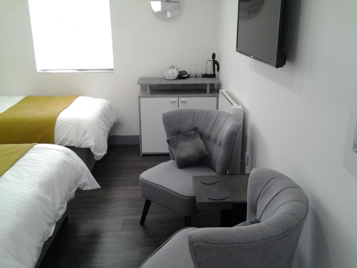 Dowlais Lady Charlotte Guest Rooms Triple Rooms المظهر الخارجي الصورة