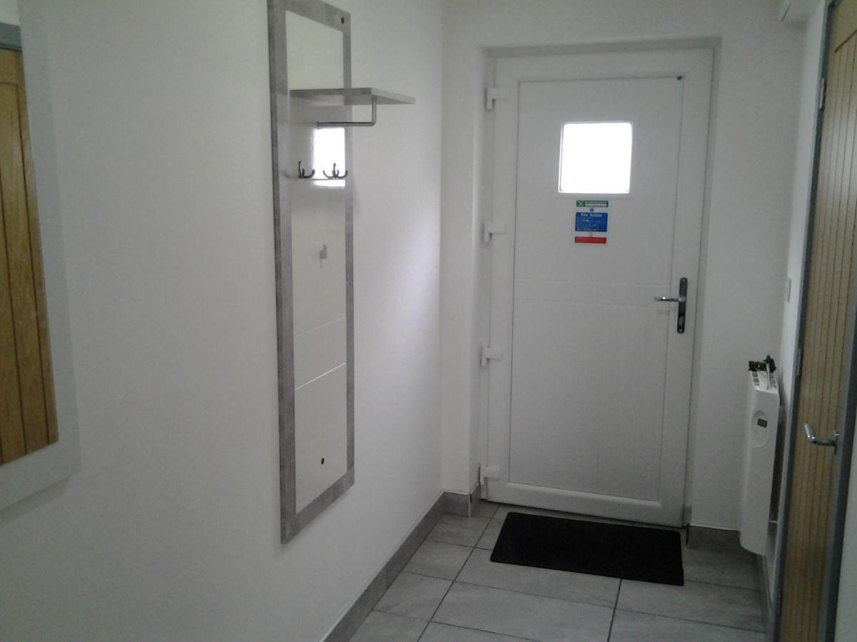 Dowlais Lady Charlotte Guest Rooms Triple Rooms المظهر الخارجي الصورة