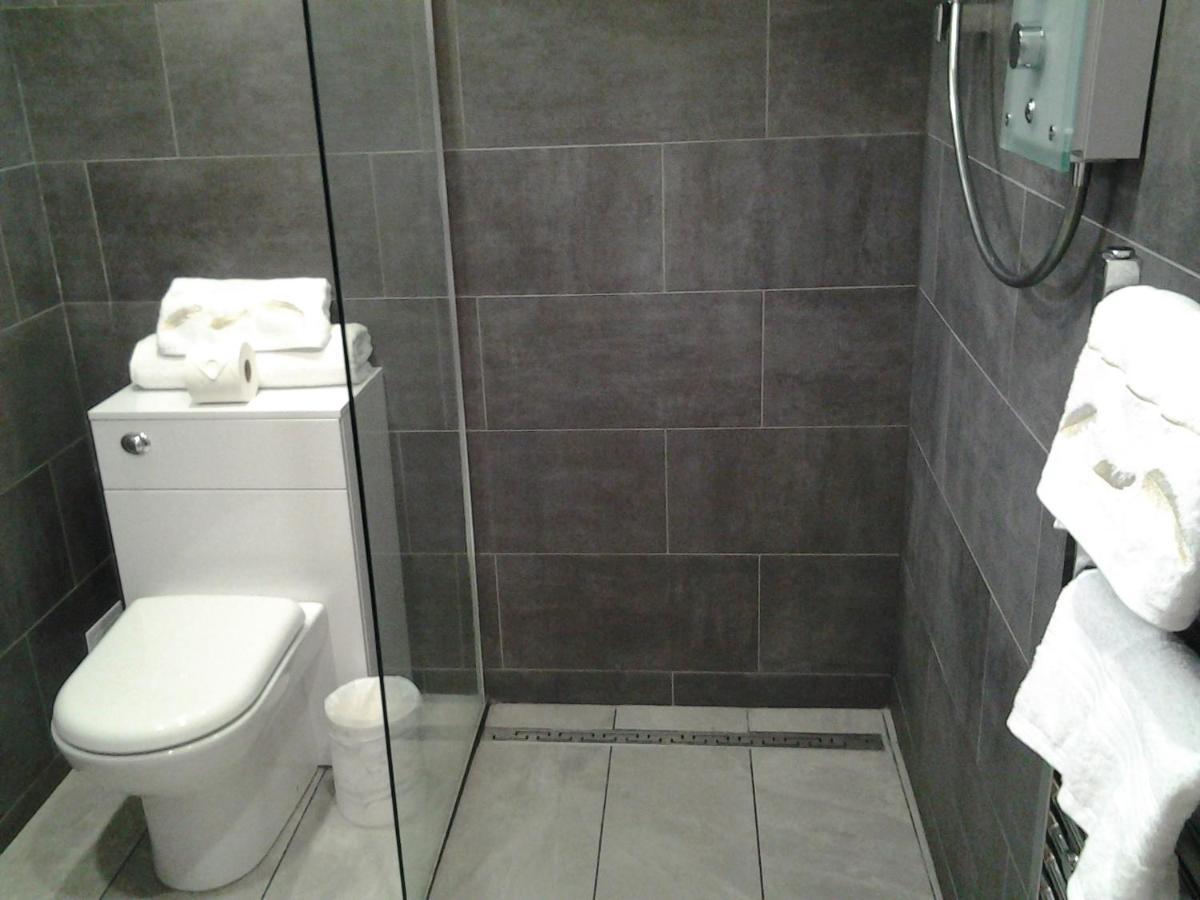 Dowlais Lady Charlotte Guest Rooms Triple Rooms المظهر الخارجي الصورة